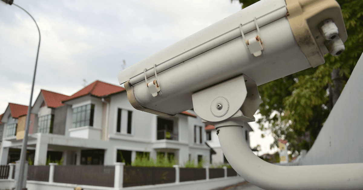 Expert Explains What Can I Put On My Fence To Stop Burglars?